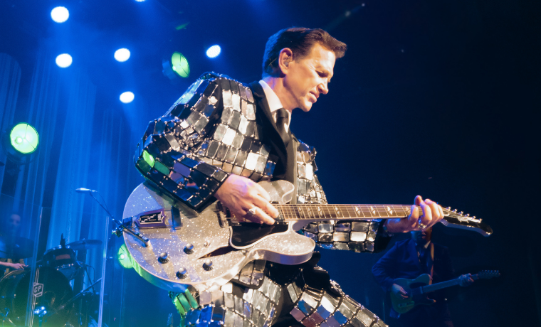 image of CHRIS ISAAK