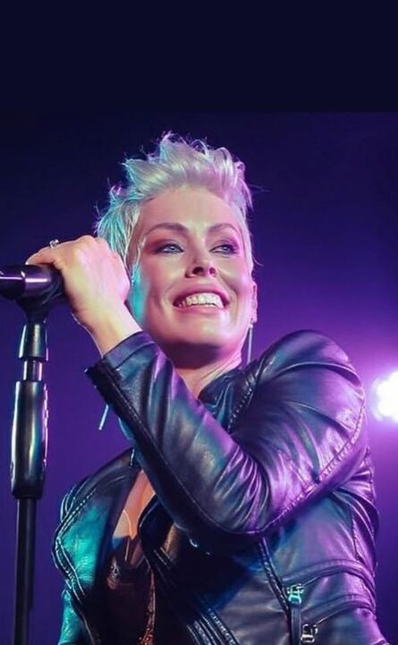  Vicky Jackson is Pink! Supported by Born GaGa