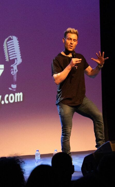  The Coastal Comedy Show with Simon Brodkin!